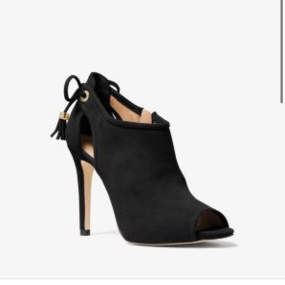 Michael Kors Shoes - 💥new Michael Kors Jennings suede heels💥